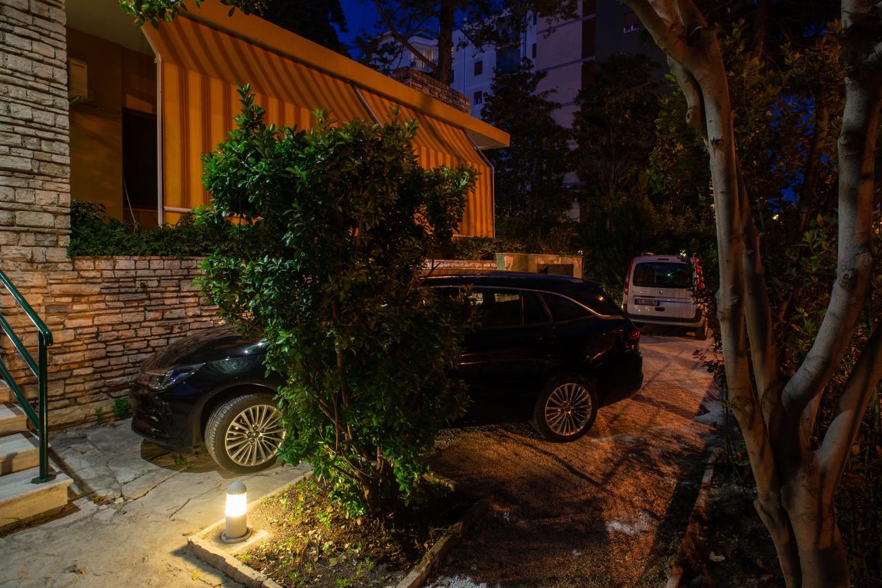 Villa Domus Salento Suites & Rooms Con Parcheggio Privato In Loco Lecce Bagian luar foto