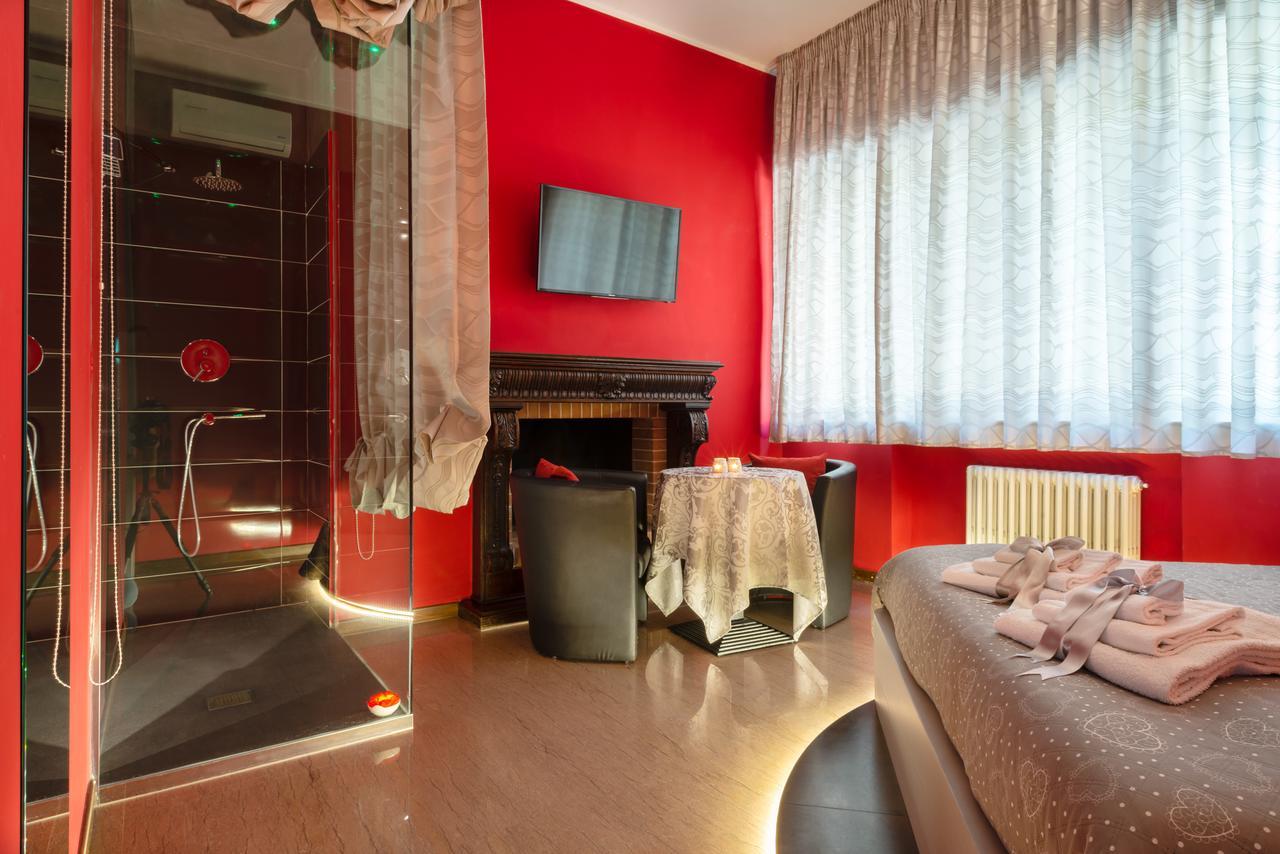 Villa Domus Salento Suites & Rooms Con Parcheggio Privato In Loco Lecce Bagian luar foto