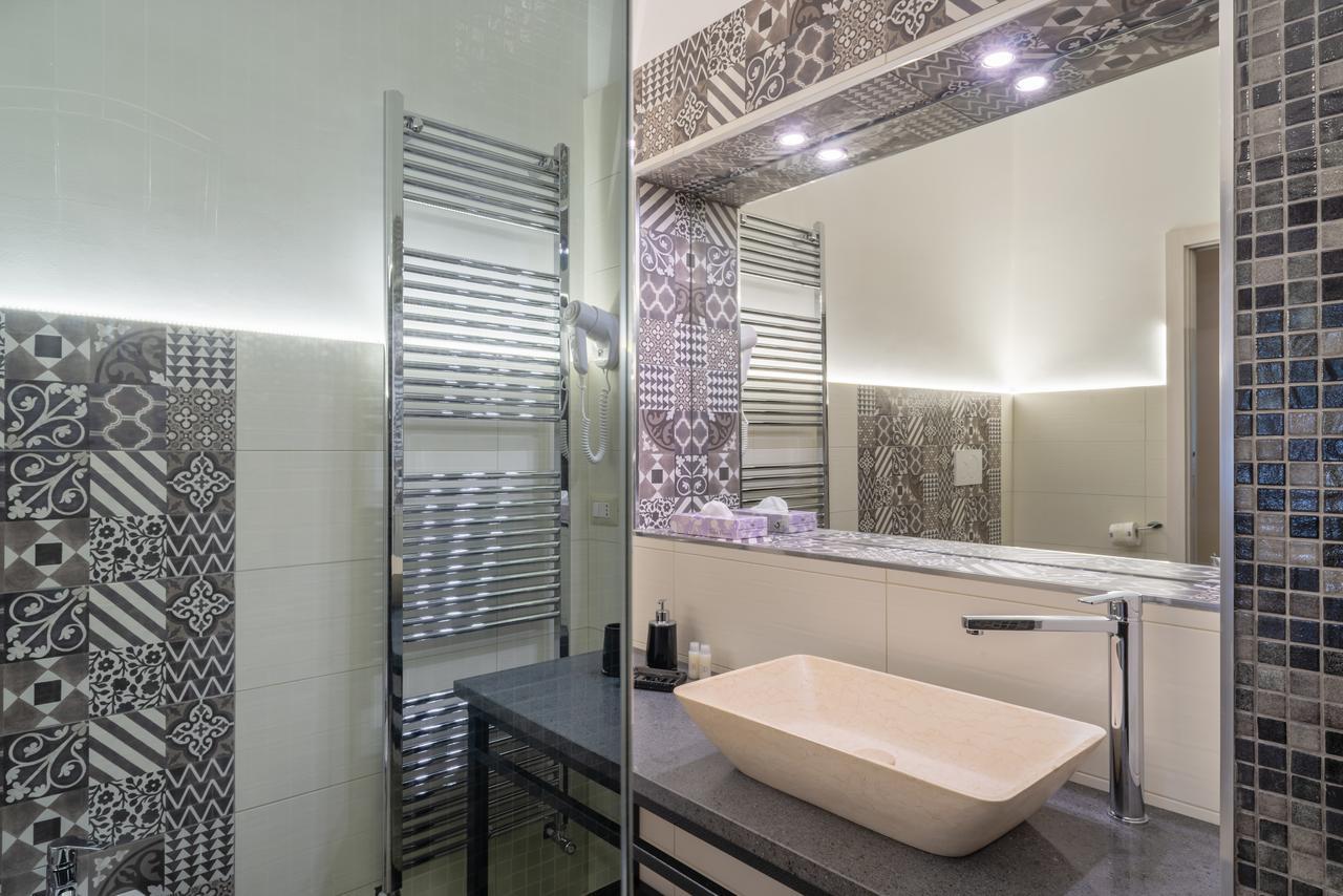 Villa Domus Salento Suites & Rooms Con Parcheggio Privato In Loco Lecce Bagian luar foto
