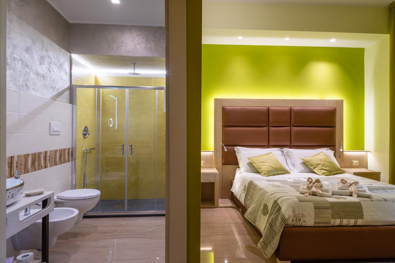 Villa Domus Salento Suites & Rooms Con Parcheggio Privato In Loco Lecce Bagian luar foto