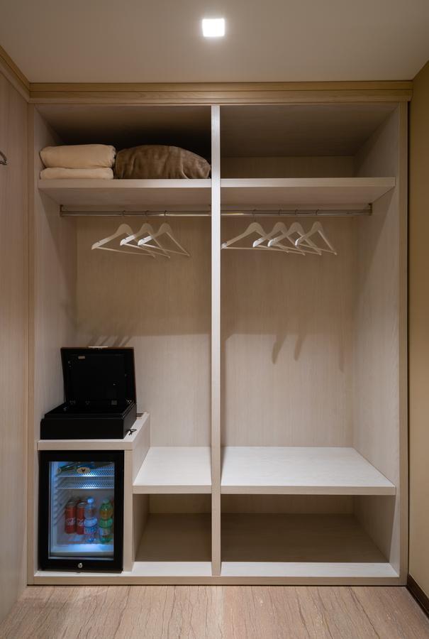 Villa Domus Salento Suites & Rooms Con Parcheggio Privato In Loco Lecce Bagian luar foto