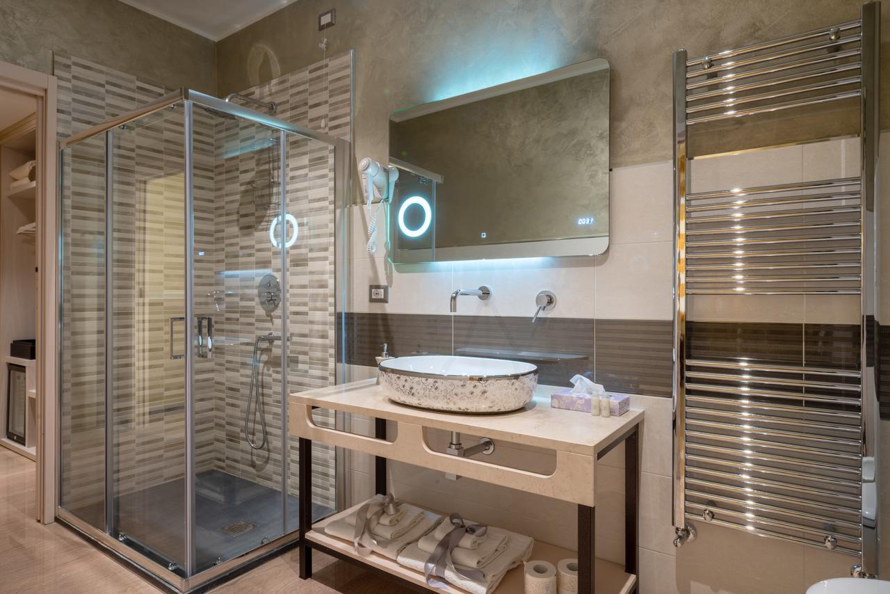 Villa Domus Salento Suites & Rooms Con Parcheggio Privato In Loco Lecce Bagian luar foto