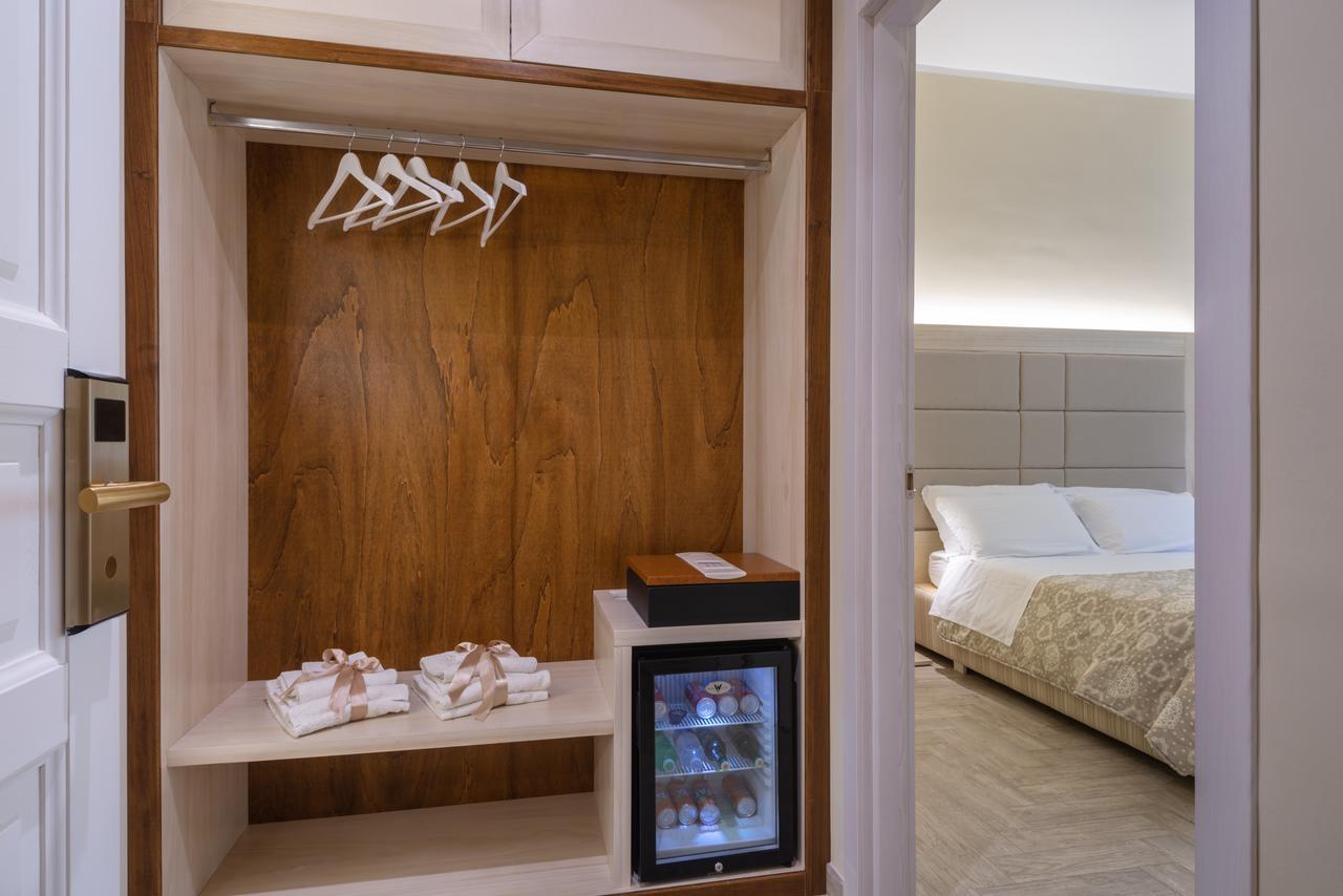 Villa Domus Salento Suites & Rooms Con Parcheggio Privato In Loco Lecce Bagian luar foto