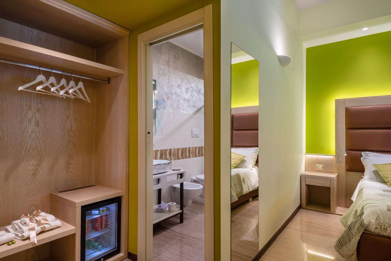 Villa Domus Salento Suites & Rooms Con Parcheggio Privato In Loco Lecce Bagian luar foto