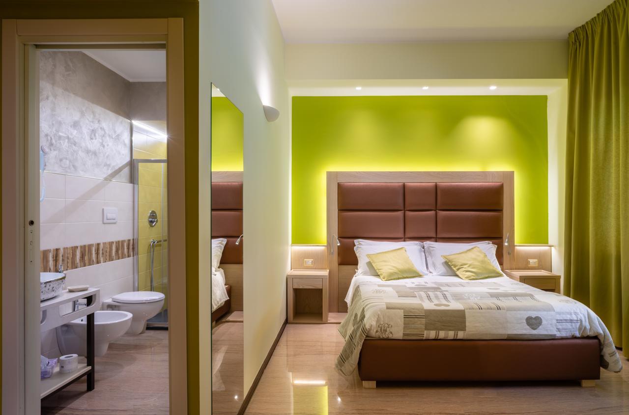 Villa Domus Salento Suites & Rooms Con Parcheggio Privato In Loco Lecce Bagian luar foto