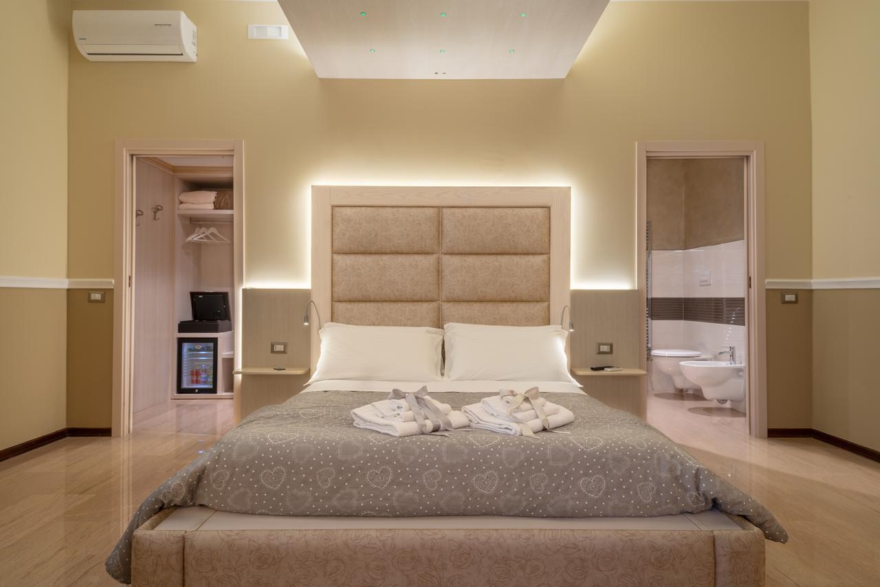Villa Domus Salento Suites & Rooms Con Parcheggio Privato In Loco Lecce Bagian luar foto