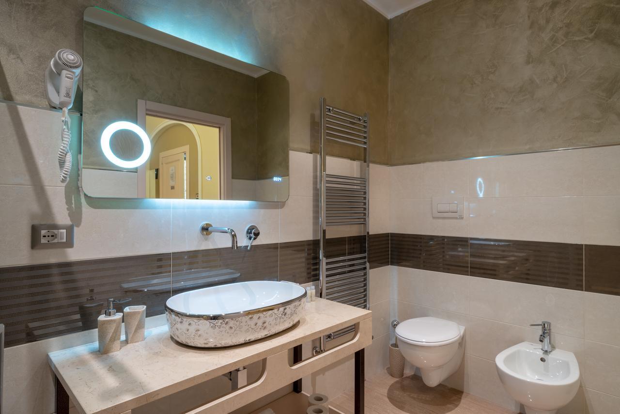 Villa Domus Salento Suites & Rooms Con Parcheggio Privato In Loco Lecce Bagian luar foto