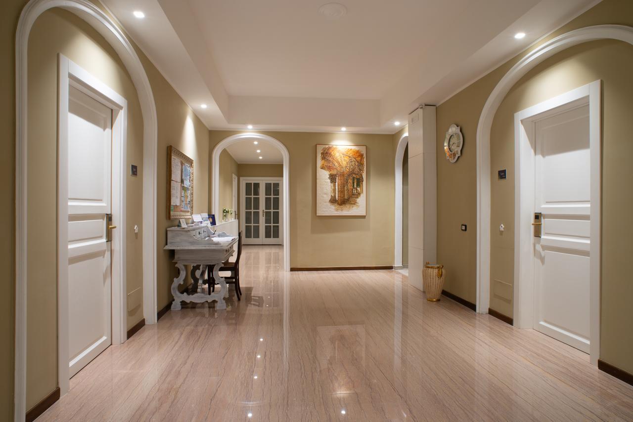 Villa Domus Salento Suites & Rooms Con Parcheggio Privato In Loco Lecce Bagian luar foto
