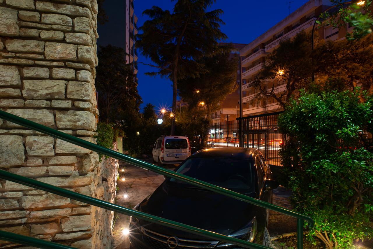 Villa Domus Salento Suites & Rooms Con Parcheggio Privato In Loco Lecce Bagian luar foto