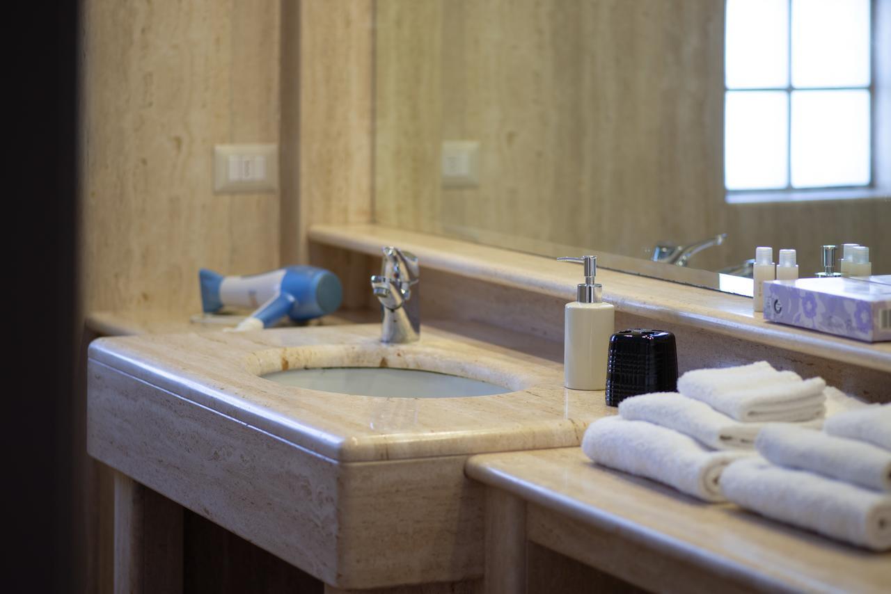 Villa Domus Salento Suites & Rooms Con Parcheggio Privato In Loco Lecce Bagian luar foto