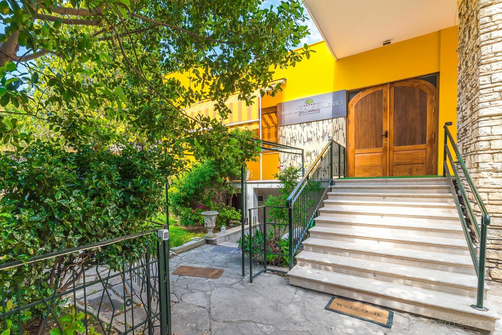 Villa Domus Salento Suites & Rooms Con Parcheggio Privato In Loco Lecce Bagian luar foto